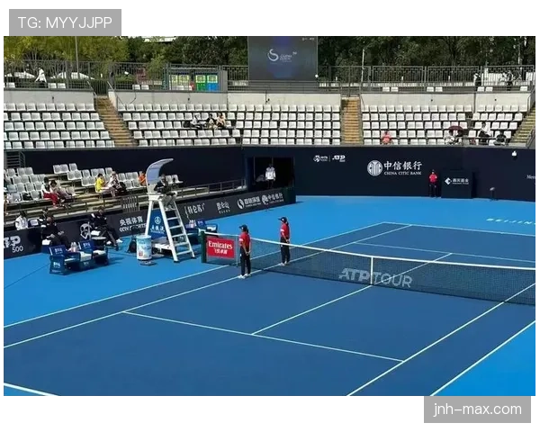 比赛官员如何分工？主裁、边裁、VAR各司其职详解