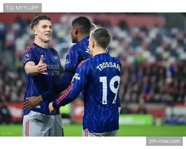 曼城和阿森纳争冠激化！阵容短板是否拖垮了豪门的崛起之路？